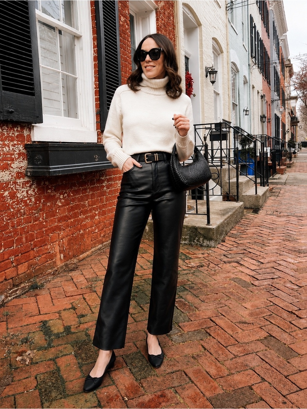 Gap high rise vegan leather cheeky straight pants 25” inseam Size 28 / 6 Petite